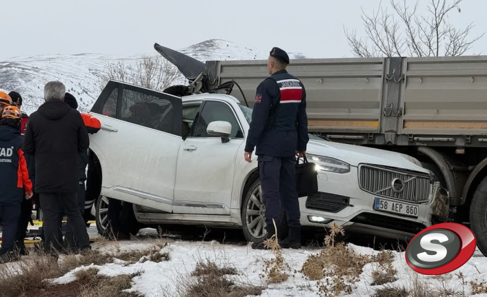 Sivas'ta Zincirleme Kaza: İş İnsanı Ahmet Yasak Hayatını Kaybetti