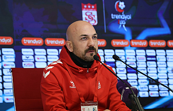 Sivasspor'da Evren Otyakmaz'dan Transfer Yasağı Açıklaması: "Yönetim Duyuracak"