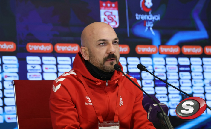 Sivasspor'da Evren Otyakmaz'dan Transfer Yasağı Açıklaması: "Yönetim Duyuracak"